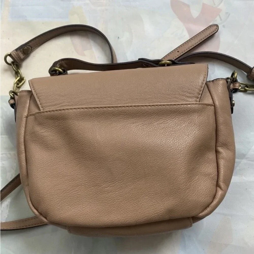 Merona Womens Nude Tan Beige Crossbody Saddle Bag Purse Handbag Chain Vegan